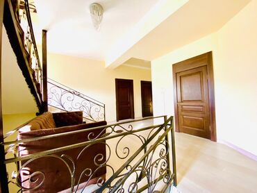 Продажа домов: Дом, 609 м², 8 комнат, Риэлтор, Косметический ремонт — 13