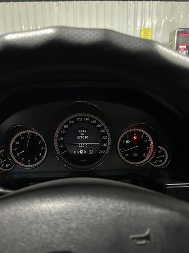 2 8: Mercedes-Benz E-Class: 2009 г., 1.8 л, Автомат, Бензин, Седан — 5