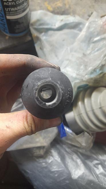 Другие детали ходовой части: Набор автозапчастей для подвески/рулевого управления: - Сайлентблок — 8