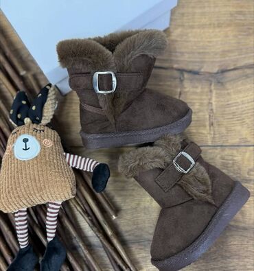 Čizme: Nove čizmice Cena 2700 Vel. od 23 do 35 broja. P/022 poručivanje u — 1