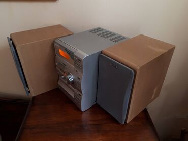 Zvučnici i stereo sistemi: Samsung linija kao nova, odlicno ocuvana. Poseduje autoriverzni — 9