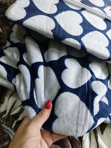 Ćebad i pokrivači: Set posteljina – prekrivač sa dve jastučnice - Trodimenzionalni — 9