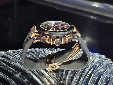 fiber optic: Hublot Big Bang avtomatik saat Kasa: 18 ayar pembe altın. Bezel (Saat — 2