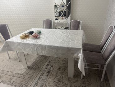 Кухонные столы: Кухонный стол, Б/у, Прямоугольный, Нераскладной, ЛДСП