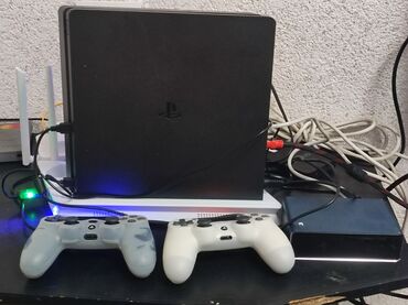 sony playstation 4 бишкек цена: Игровая консоль Sony PlayStation 4 в черном цвете, оснащенная