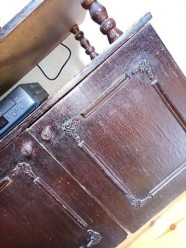 Komodlar: Lepkalı çox möhkəm materialda .Rusiya istehsalı .İki gözlü şkaf — 2