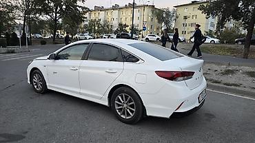 Продажа авто: Hyundai Sonata: 2019 г., 2 л, Автомат, Газ, Седан — 4
