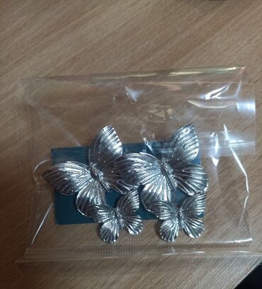 tiffany kaputi nova kolekcija: Prodajem bizuterijske, svečane leptir minđuše. 
Kače se pomoću šrafa