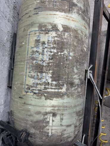 водяные помпы для полива: Цилиндрический баллон для сжатого природного газа (CNG) с этикеткой