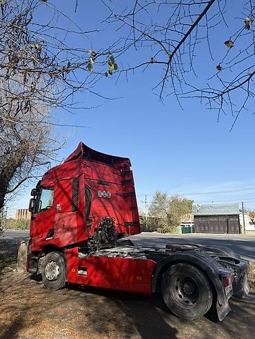 Тягачи: Тягач, Renault, 2016 г. — 5