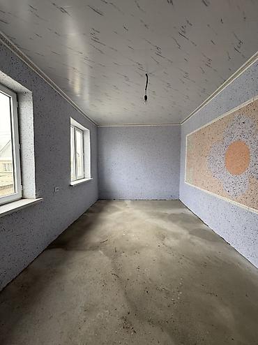 Продажа коттеджей и домов: ✨Продается дом с подвалом в с. Сокулук✨ 🏡Характеристики: • Комнат - 4 — 5