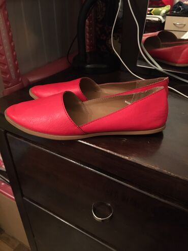 красные замшевые туфли: Туфли 38.5, цвет - Красный