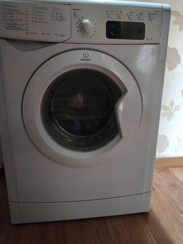 котлы на твёрдом топливе: Стиральная машина Indesit, Б/у, До 6 кг, Полноразмерная