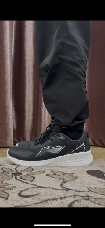 беговые красовки: Кроссовки Li-Ning 43 размера бесплатная доставками всему Кыргызстану