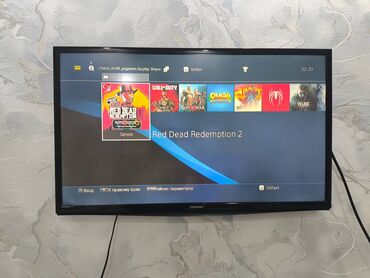 PS4 (Sony Playstation 4): Yaxşı vəziyyətdədi içində 10-a yaxın məşur oyunlardan var proşivkalı — 4