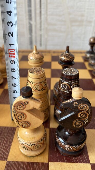 Шахматы: Шахматы "Манас" Производство Кыргызстан, Кыял. 90х годов. Доска — 6