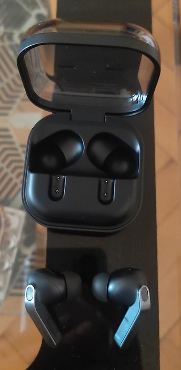 Qulaqcıqlar: Samsung Galaxy Buds4 Pro — Təp Təzə, Qutulu (260 AZN). Rəsmi mağaza — 4