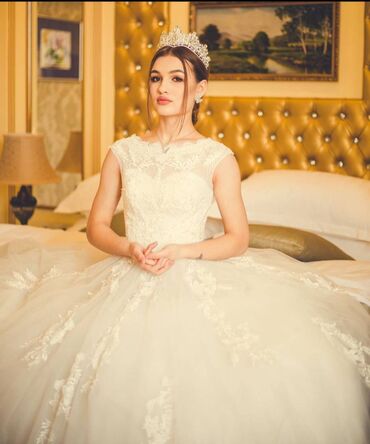 свадебные платья в аренду: Свадебные платьяплатья находятся в городе Токмок,цены от 2000 тыс до