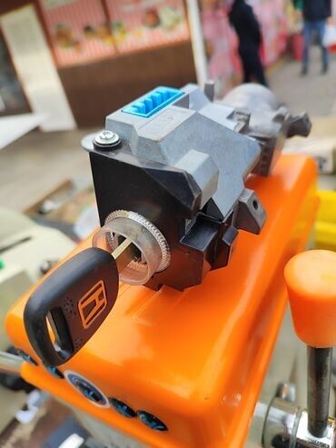 Аварийное вскрытие замков: Аварийное вскрытие авто потеряли ключи захлопнулась дверь или — 9