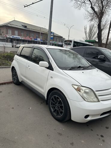 Toyota: Toyota ist: 2003 г., 1.3 л, Автомат, Бензин, Хэтчбэк