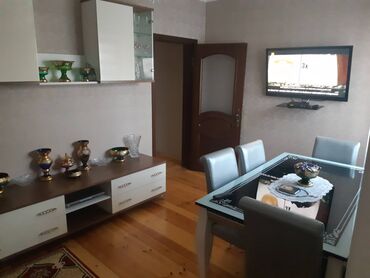 ukrayna dairesinde satilan evler: 3 otaqlı, 80 kv. m, Yeni təmirli