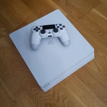 sony playstation 4 srbija: Sony PS4 White Edition u odlicnom stanju ! ! !    Moguca zamena za