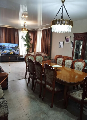 Посуточная аренда домов: 230 м², 5 комнат — 1