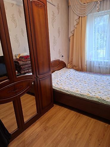 Эмерек гарнитурлары: Спальный гарнитур в классическом стиле, цвет тёплый орех. Состав: - — 3