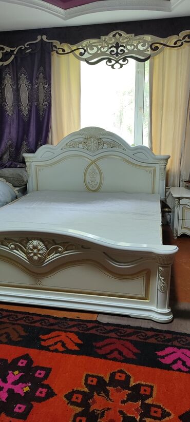 одна спальный кровать: Спальный гарнитур, Двуспальная кровать, цвет - Белый