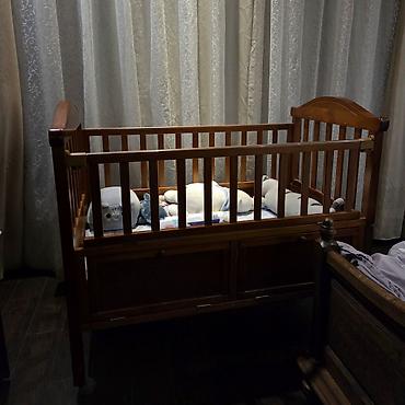 детские кроватки 3 в 1: Детская приставная кроватка, Б/у, С колесиками, цвет - Коричневый — 3
