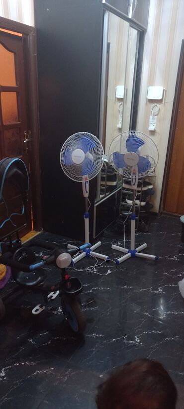 mini ventilyator: Məhsul: Ayaqüstü elektrik ventilyatoru (2 ədəd) Təsvir: - Brend