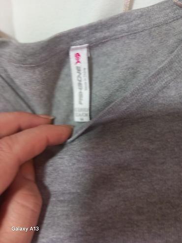 Bluze: Ženska garderoba – 3 majice/bluze - Roze majica sa kratkim rukavima i — 4