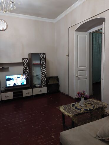 Həyət evləri və villaların satışı: 3 otaqlı, 67 kv. m, Orta təmir — 14