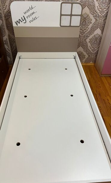 реставрация старой мебели в баку: Bellona mebel, çarpayı, yazı stolu, şkaf. Matras verilmir. heç bir