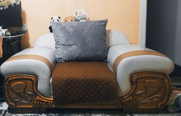 мягкие подушки кресла: Продаю диван и кресло, большой и очень мягкий,не раздвижной