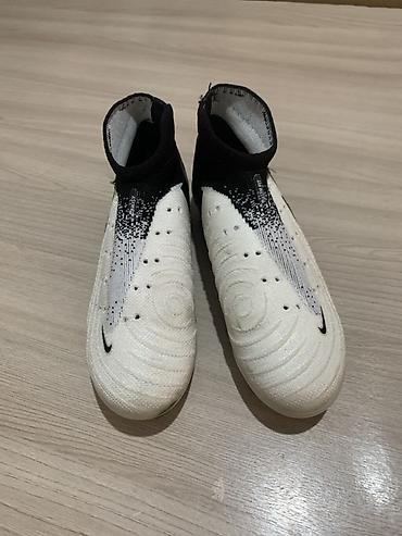 nike react: Футбольные бутсы Nike Phantom с высоким носком-«носочком». Состояние — 4