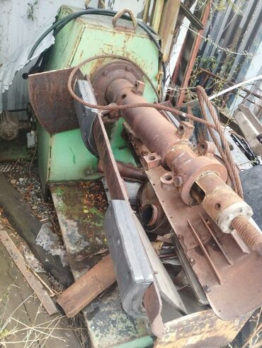 Другое оборудование для производства стройматериалов: Гильотина, разматыватель ( клеть) остаток кровельного металла, все — 6