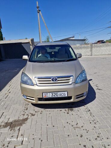 срочно срочно продаю машина: Toyota Ipsum: 2001 г., 2.4 л, Автомат, Газ, Минивэн