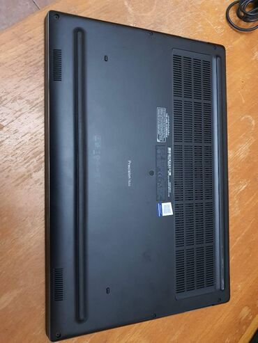 Dell: Intel Core i7, 32 GB OZU, 15.6 " — 5