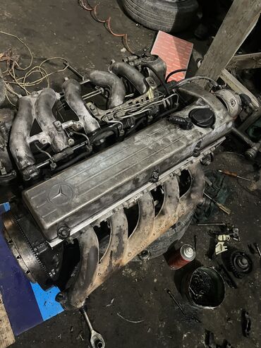 Двигатели, моторы и ГБЦ: Дизельный мотор Mercedes-Benz 2.5 л, Б/у