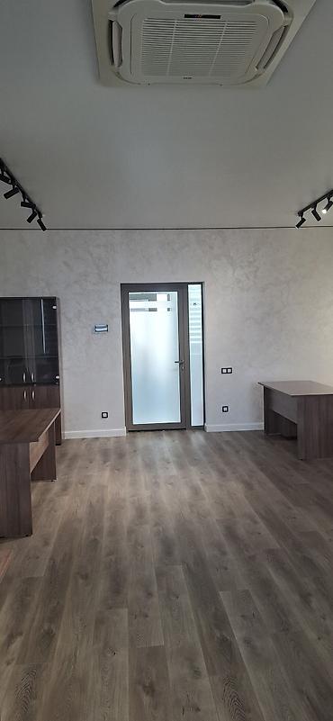 офис мебель: Аренда офисов, 52 м², В жилом комплексе, 1 линия, С системой безопасности — 2