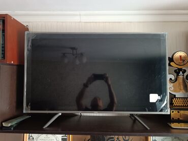 Телевизоры: LED-телевизор 43" на ножках - Диагональ экрана: ориентировочно 43
