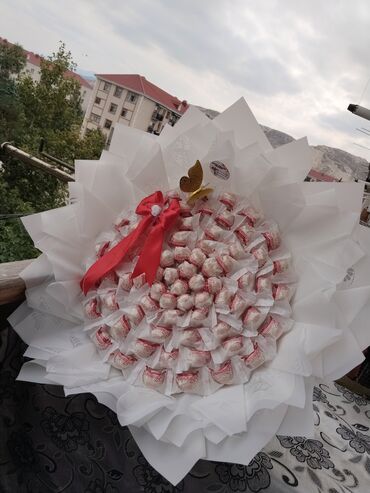 дед мороз на лестнице: Şokolad və konfet buketləri – hədiyyə kompozisiyaları Məhsulun