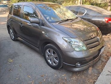 срочно продам машину дёшево: Toyota ist: 2004 г., 1.5 л, Автомат, Бензин, Хетчбек