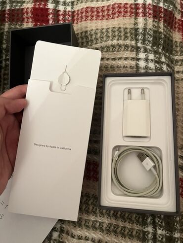 Apple iPhone: IPhone 8 Plus, 64 GB, Qara, Barmaq izi — 8