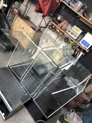 стекло пластиковое окно: Продаю 4 витрины