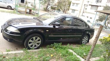 Volkswagen: Volkswagen Passat: 2 l | 2002 il Sedan — 2