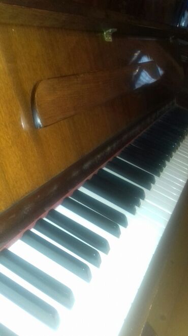 pianino satılır: Piano satilir. ideal vəziyyətdedir