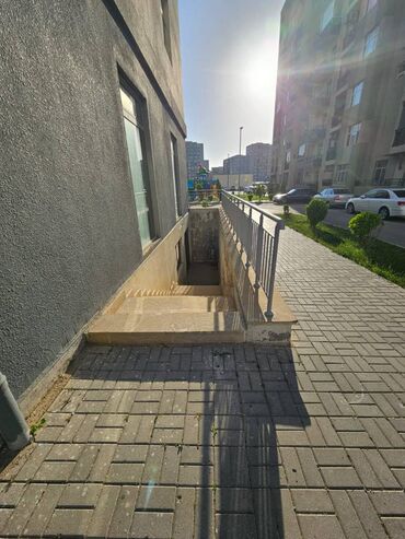 Digər kommersiya daşınmaz əmlakı: Yasamalda 500 m2 olan zirzəmi (podval) icarəyə verilir. Obyektin — 6