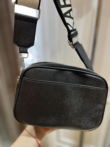 Çantalar: Karl Lagerfeld Paris bag ideal veziyyet 80 azn alinib

- — 5